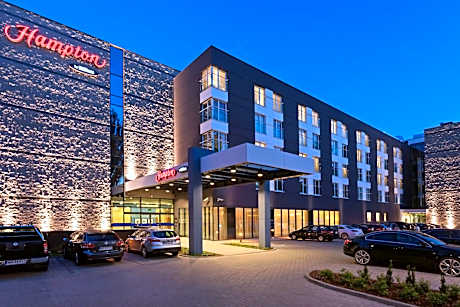 Hampton By Hilton Warsaw Airport