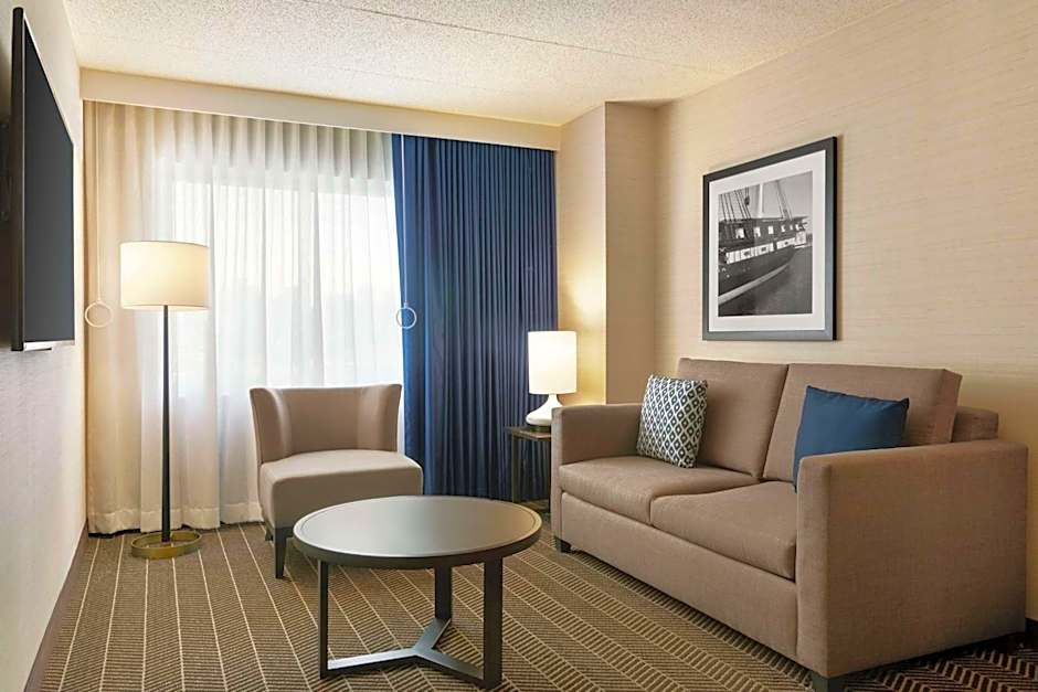 Embassy Suites By Hilton Hotel Boston At Logan Airport