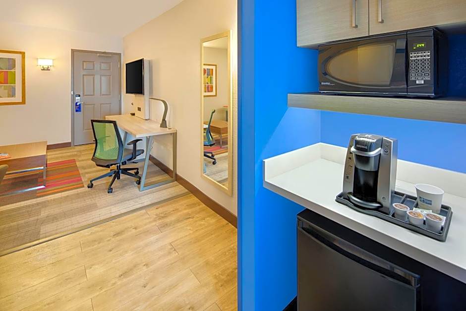 Holiday Inn Express & Suites S Lake Buena Vista By IHG