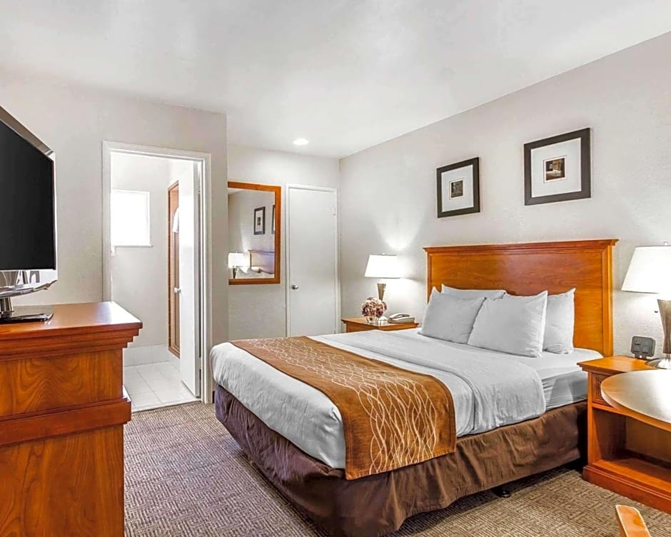 The Inn at 1252 Monterey