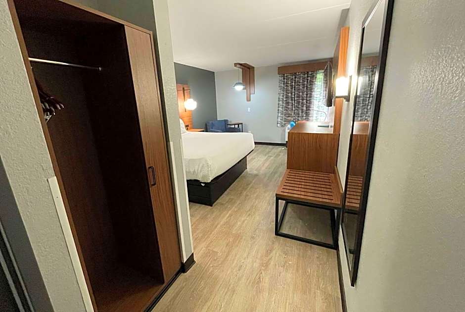 La Quinta Inn & Suites by Wyndham Fayetteville I-95