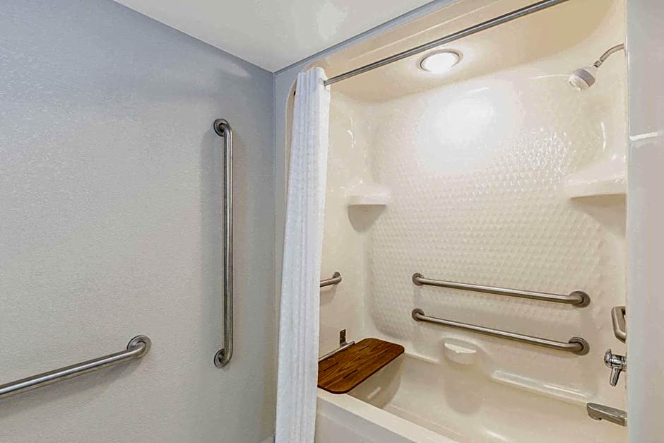 Days Inn by Wyndham Eagan Minnesota Near Mall of America