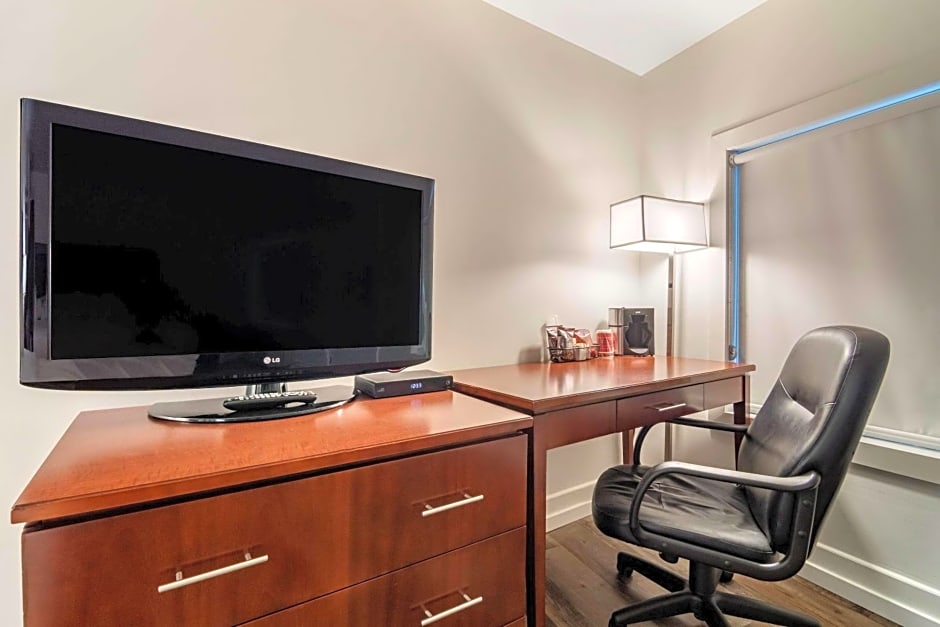 Hotel Penticton, Ascend Hotel Collection