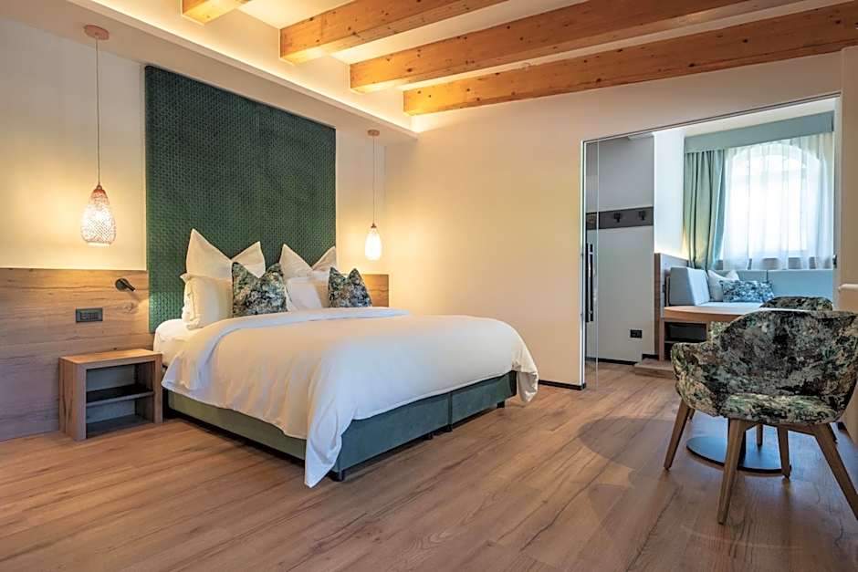 Photo 1 of 6 of Deluxe Junior Suite