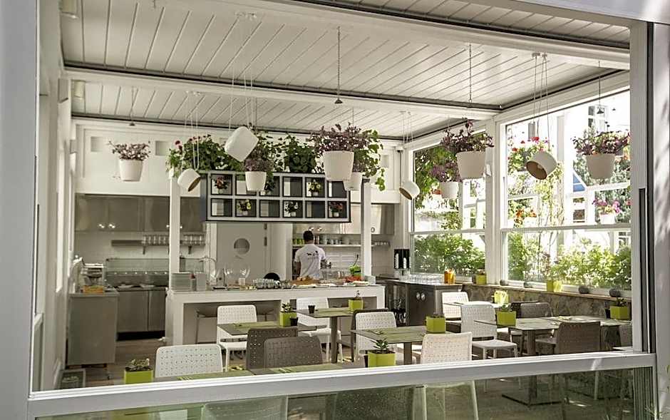 Ascot Hotel Buyukada