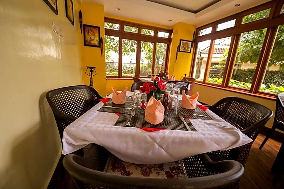 Meltonia Luxury Suites