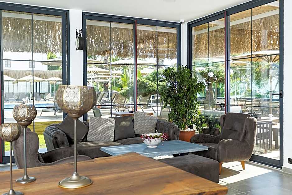 Yalıpark Beach Hotel