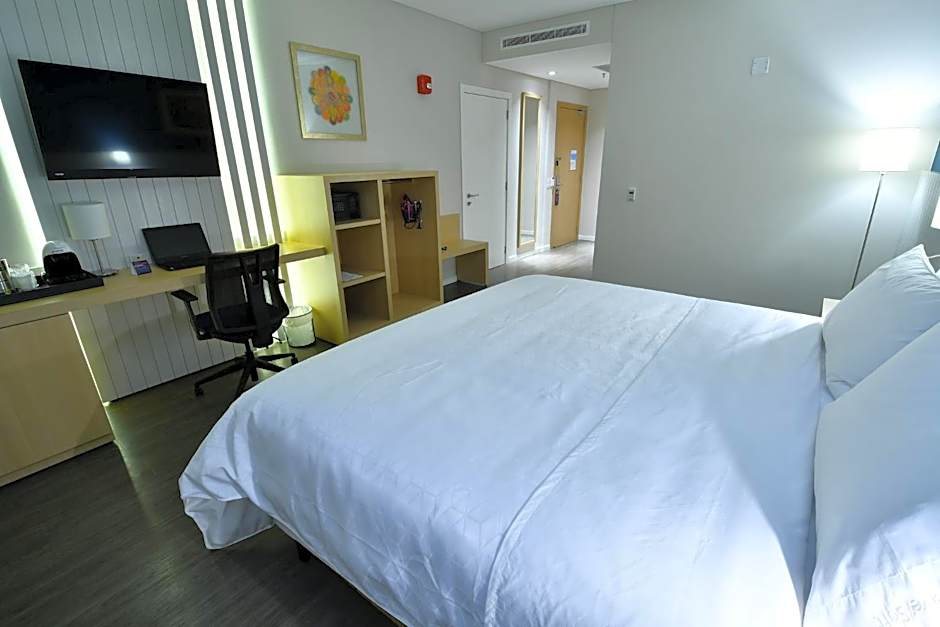 Holiday Inn Express Asuncion Aviadores