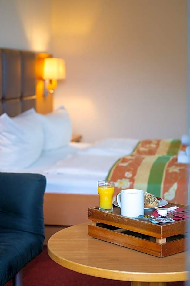 Alembra - Hotel zur Moselbrücke