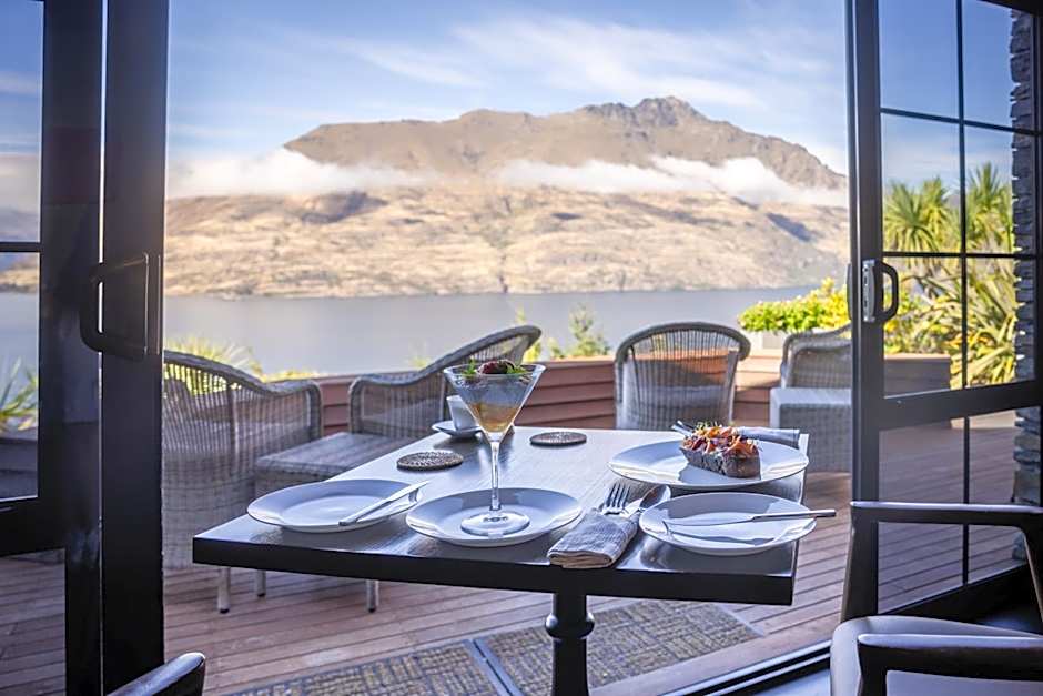 Azur Lodge