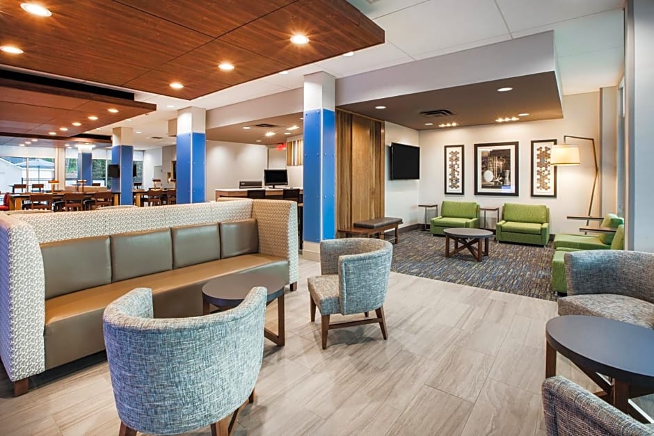 Holiday Inn Express Hotel & Suites Murray