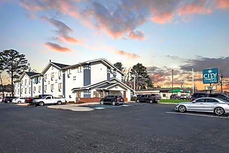 City Center Inn by OYO I-64 Newport News