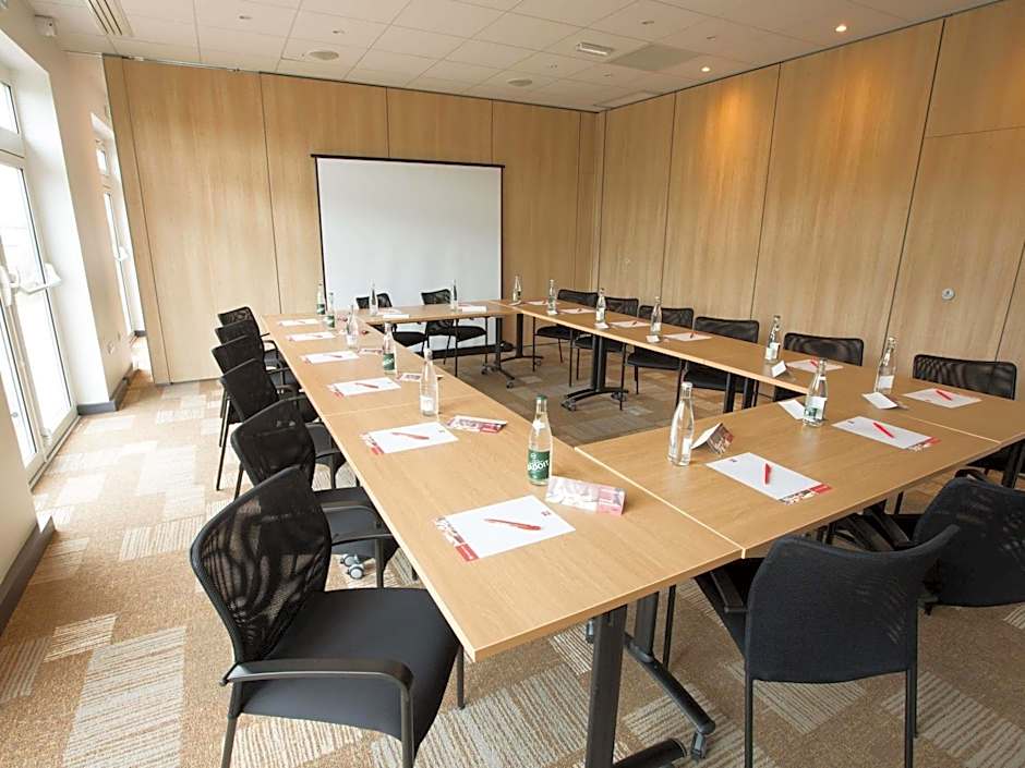 ibis Cherbourg La Glacerie