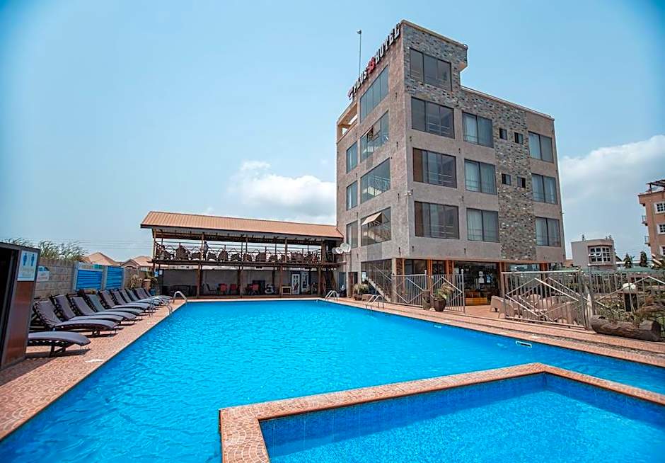 Plus 33 Hotel
