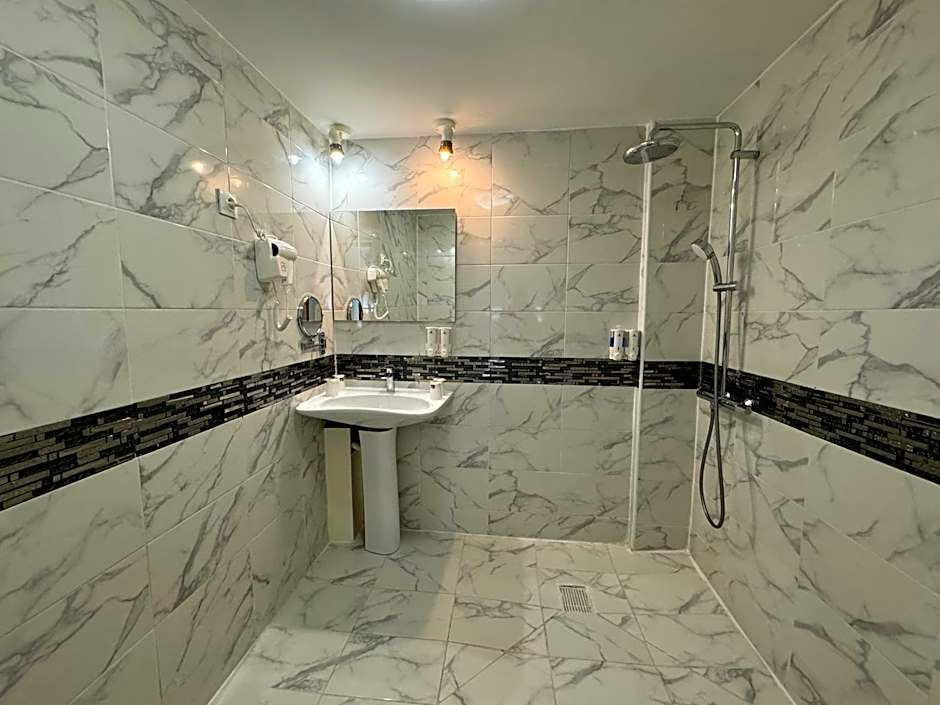 Hotel Grand Paris