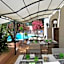 Logis Hôtel Restaurant Les Aubuns