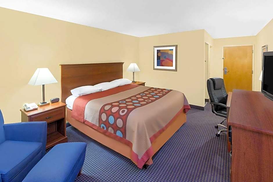 Super 8 by Wyndham Hattiesburg South