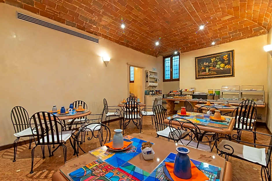 Porta Faenza Hotel