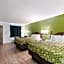 Econo Lodge Inn & Suites East