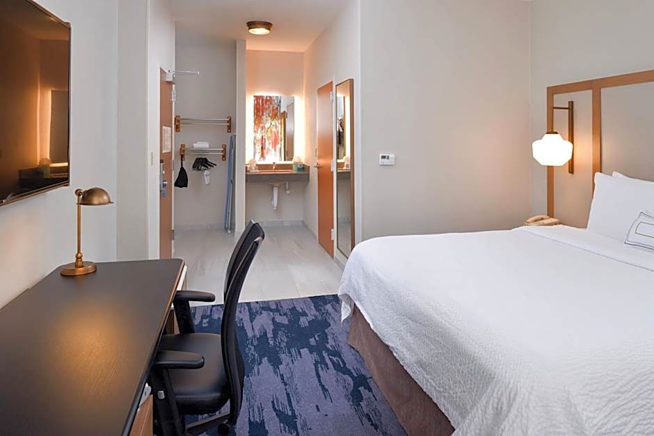 Fairfield Inn & Suites by Marriott Arlington Near Six Flags