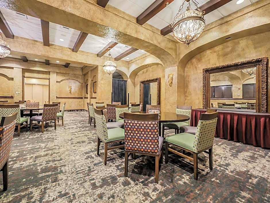 Crowne Plaza Cleveland Airport By IHG