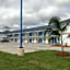 Deluxe Inn & Suites - Baytown