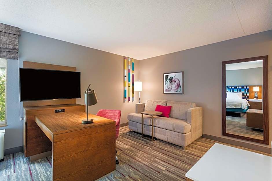Hampton Inn By Hilton & Suites Herndon-Reston
