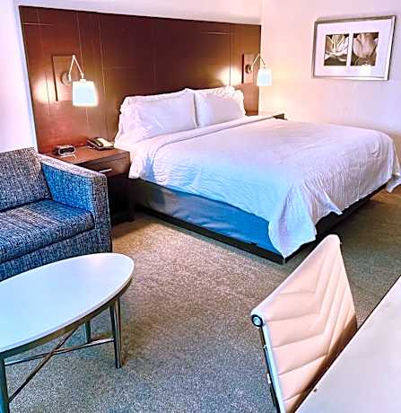 Standard King Room with Mobility Accessible Roll-In Shower