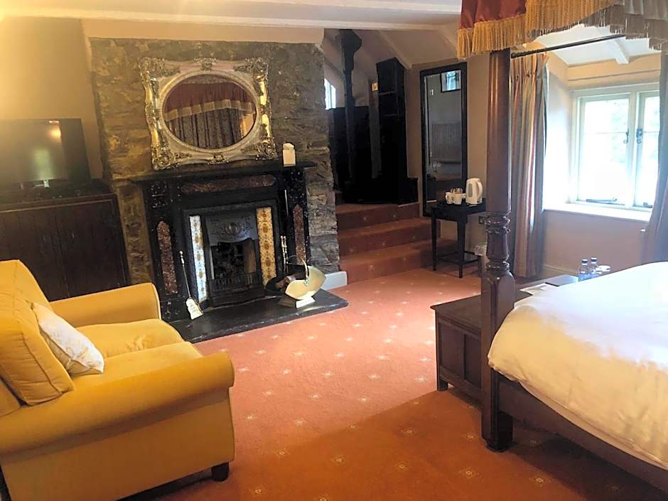 The Hoops Inn & Country Hotel