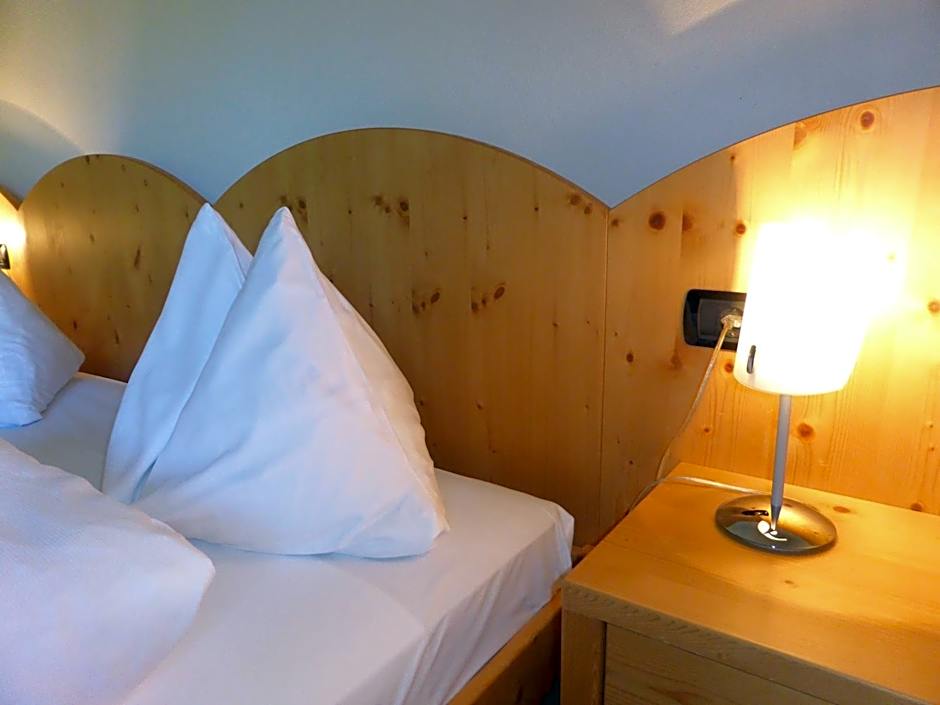 Hotel Dolomiten
