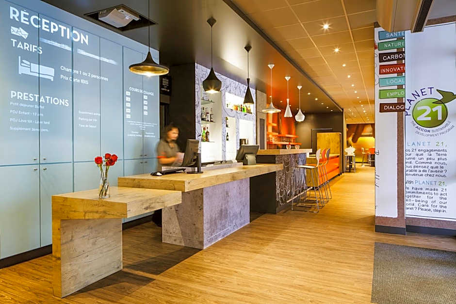 ibis Versailles Chateau