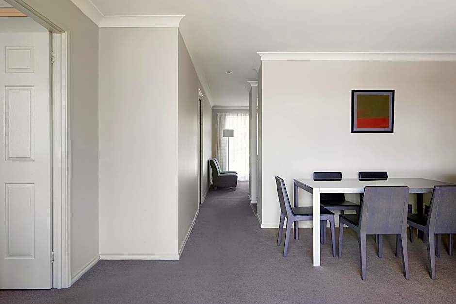 Pinnacle Apartments