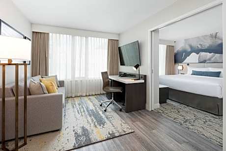 Delta Hotels by Marriott Vancouver Downtown Suites