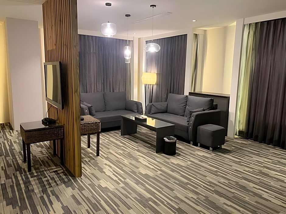 Ali Mountain Oriental Pearl International Hotel