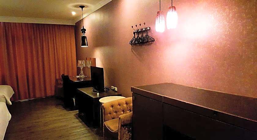 The Riverside Hotel & Motel