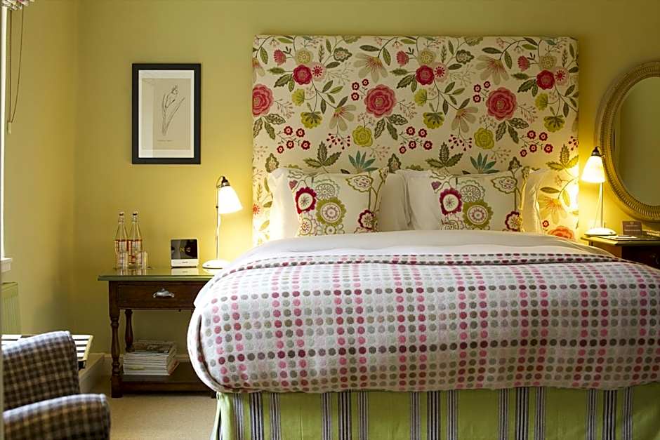 The Bear Of Rodborough Hotel