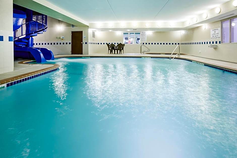 Holiday Inn Express Hotel & Suites Dickinson By IHG