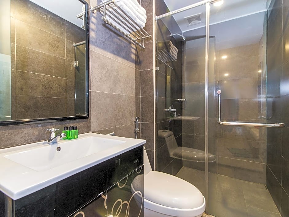 Super OYO 340 Comfort Hotel