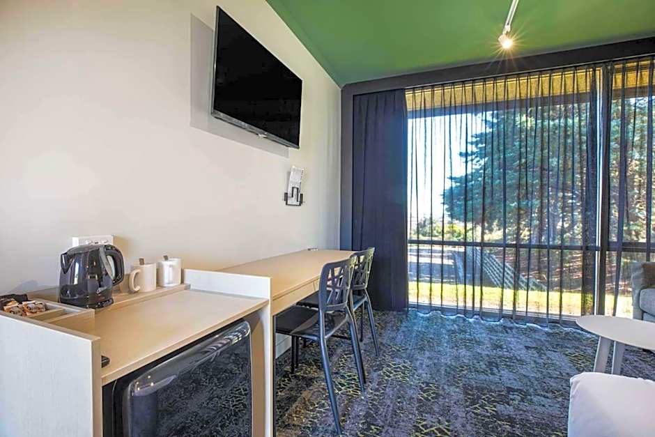 Nightcap at Morwell Hotel