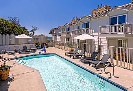 Pelican Inn & Suites