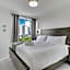Lux 3BR City-View Retreat in Hollywood, 4th Floor