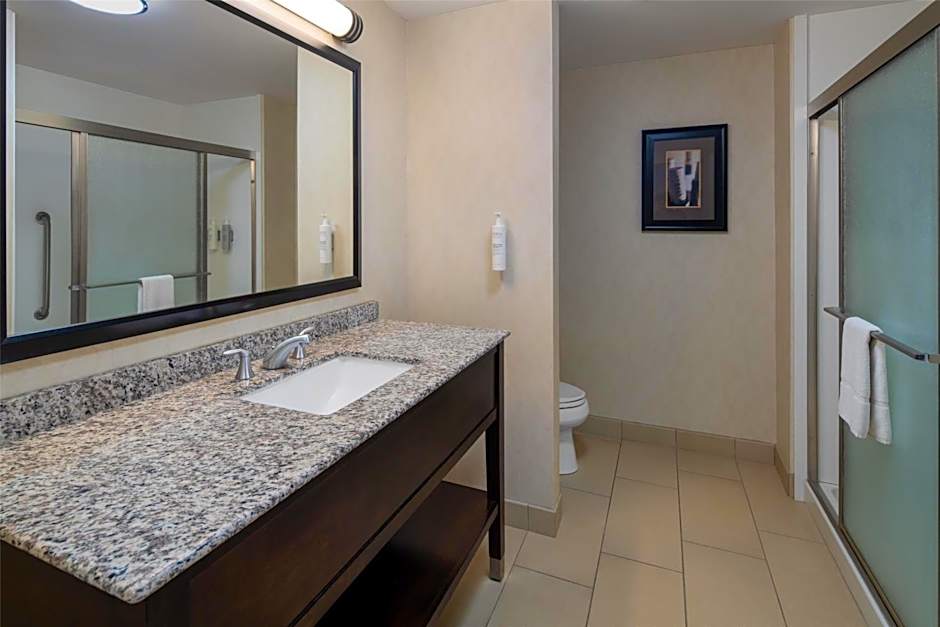 Photo 1 of 1 of 2 Queen Beds, Hearing Accessible