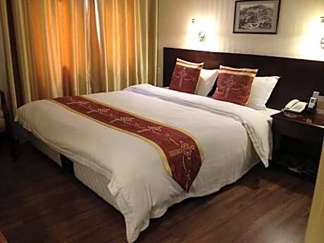 Deluxe Twin Bed