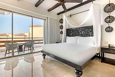 One Bedroom King Suite with Garden View and Balcony