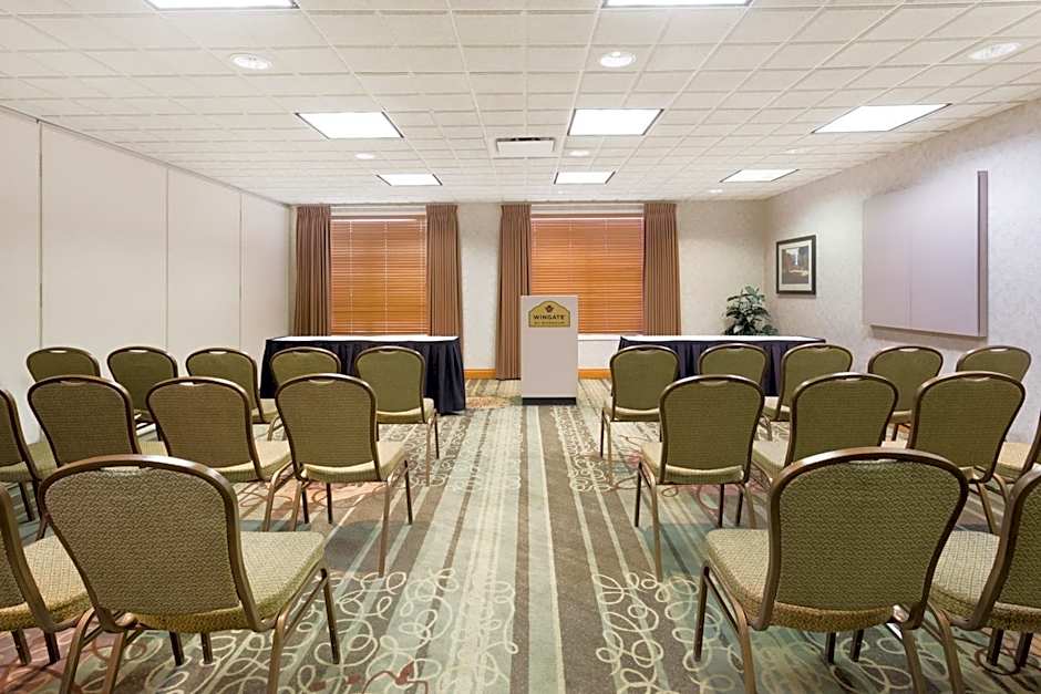 Wingate by Wyndham Calgary South