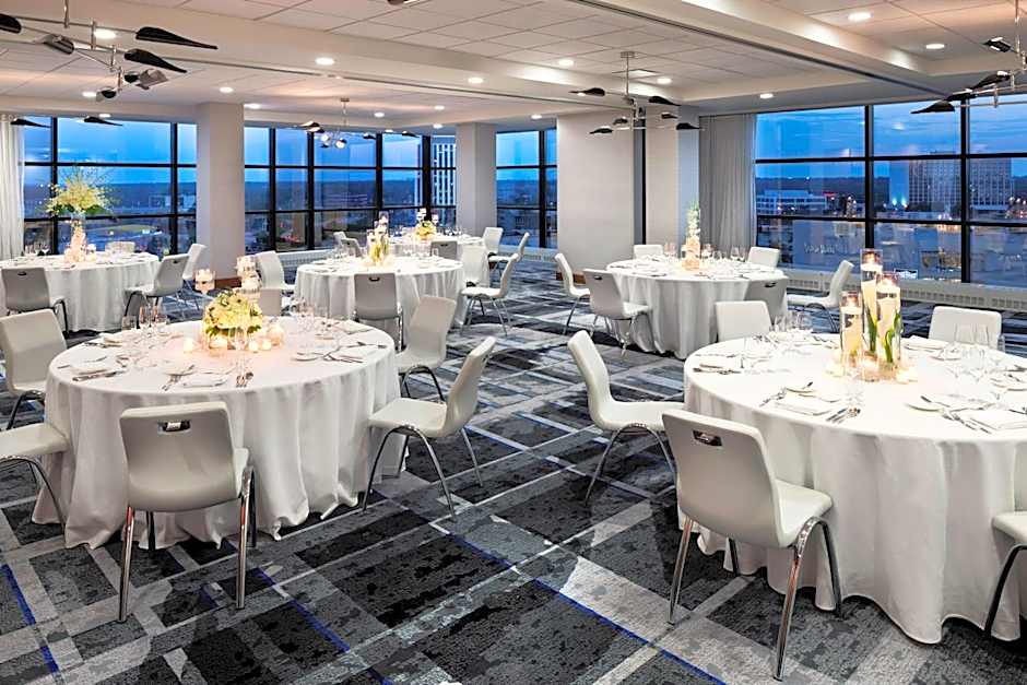 Le Meridien Chicago - Oakbrook Center