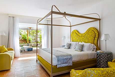 Superior Double Room with Terrace and Garden View