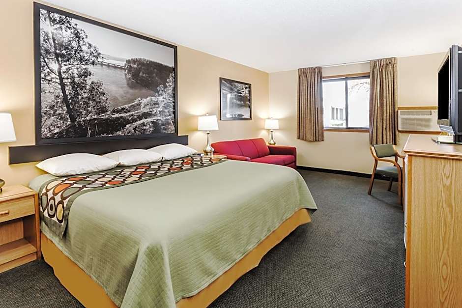Super 8 by Wyndham Ottawa Starved Rock