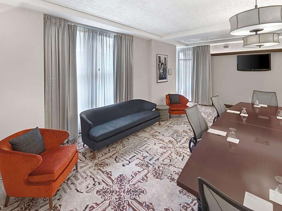 Hilton Garden Inn Milwaukee Downtown