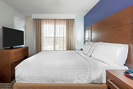 One-Bedroom Queen Suite with Sofa Bed